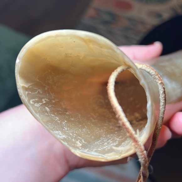 Vintage Bull Horn Powder Horn Decor - Picture 5 of 7